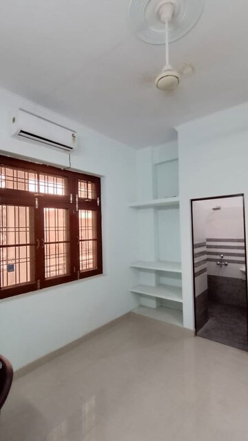 Room in 1 RK Independent House at Tiwaripur – for Rent
