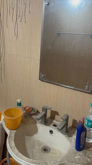 Furnished Amenities in 2 BHK Builder Floor at Kalkaji – for Sale