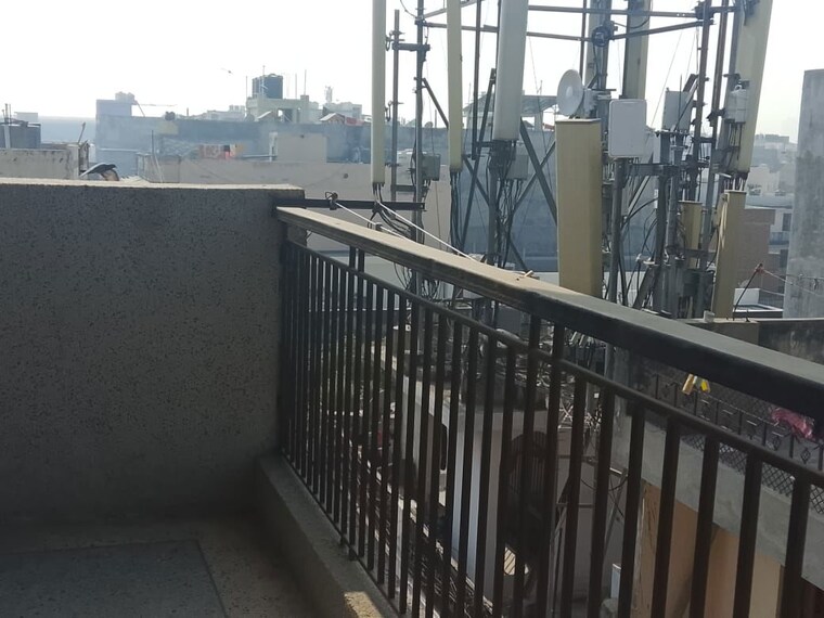 Balcony, kalkaji 2 Bedroom 85 Sq.Yd. Builder Floor In Kalkaji Delhi 9773445