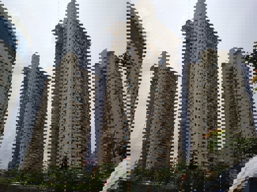 2.5 BHK + Study Room 885 Sq.Ft. Apartment in Rustomjee OZone