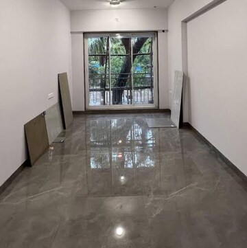 Room in 2 BHK Apartment at Red Rose CHS 1, Shashtri Nagar – for Rent