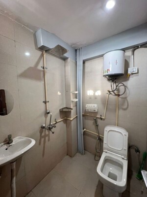 Bathroom in 1 BHK Builder Floor at Sector 43 – for Rent