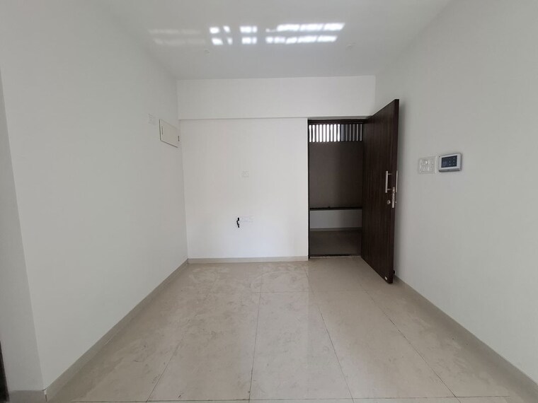 Room, ic colony 1 Bedroom 450 Sq.Ft. Apartment In Ic Colony Mumbai 9773468