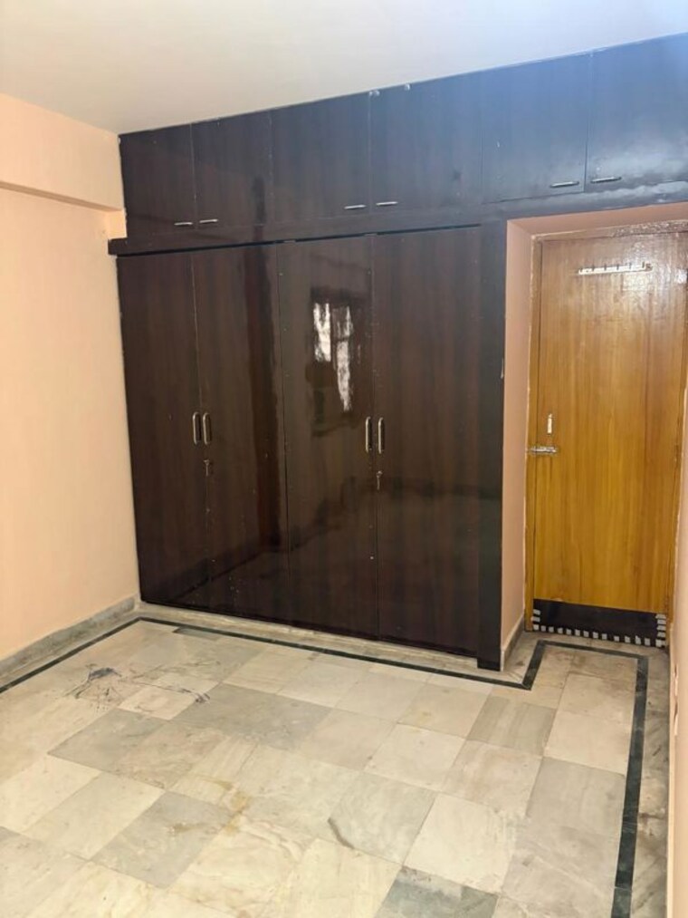 Room, fraser road area 2 Bedroom 1000 Sq.Ft. Apartment In Fraser Road Area Patna 9771409