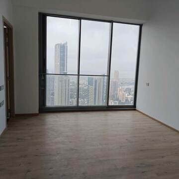 Room in 5 BHK Apartment at Rustomjee Crown, Gokhale Road – for Rent