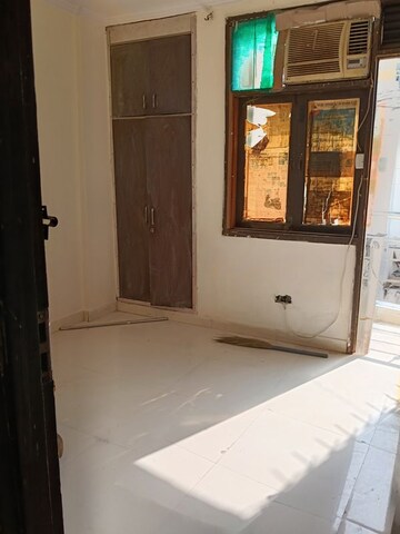 Room in 1 BHK Builder Floor at Neb Sarai – for Sale