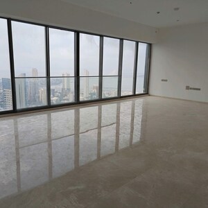 Room in 4 BHK Apartment at Rustomjee Crown, Gokhale Road – for Rent