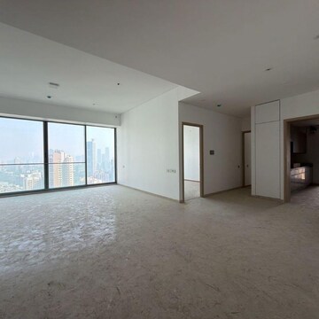 Room in 5 BHK Apartment at Rustomjee Crown, Gokhale Road – for Rent