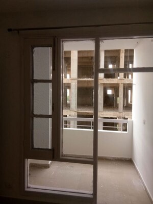 Room in 3 BHK Apartment at Sushma Valencia, International Airport Road – for Rent