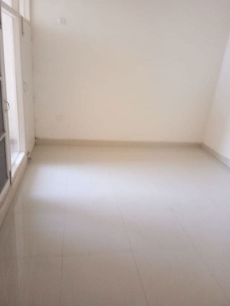 Room, sushma-valencia 3 Bedroom 1800 Sq.Ft. Apartment In International Airport Road Zirakpur 9773493
