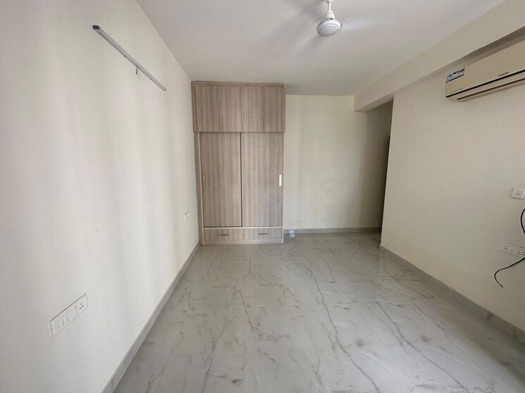 Room, sushma-valencia 3 Bedroom 1800 Sq.Ft. Apartment In International Airport Road Zirakpur 9773493