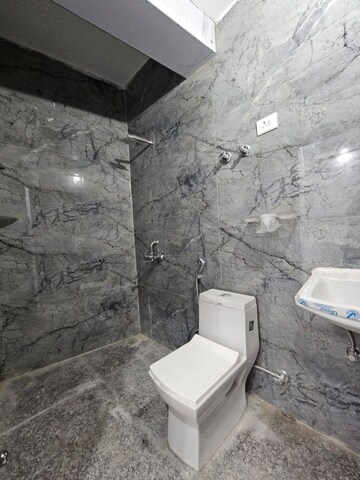Bathroom in 1 BHK Builder Floor at Saket – for Rent