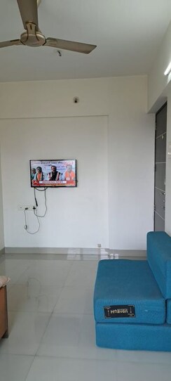 1 BHK + Pooja Room Apartment For Rent in Vijay Orovia