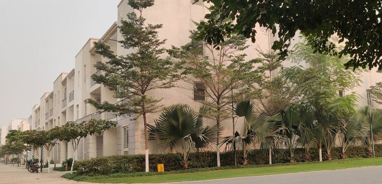 Garden, godrej-golf-links-crest 4 Bedroom 125 Sq.Ft. Villa In Sector 27 Yamuna Expressway Greater Noida 9773486