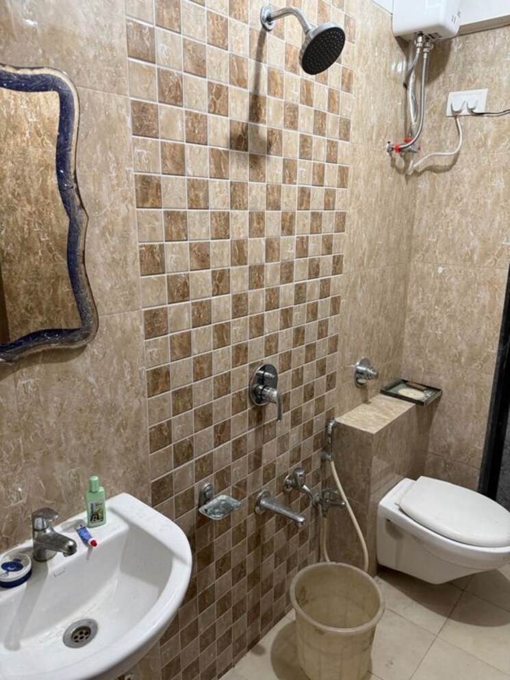 Bathroom, sadguru-garden-chs 2 Bedroom 752 Sq.Ft. Apartment In Ghodbunder Road Thane 9773527