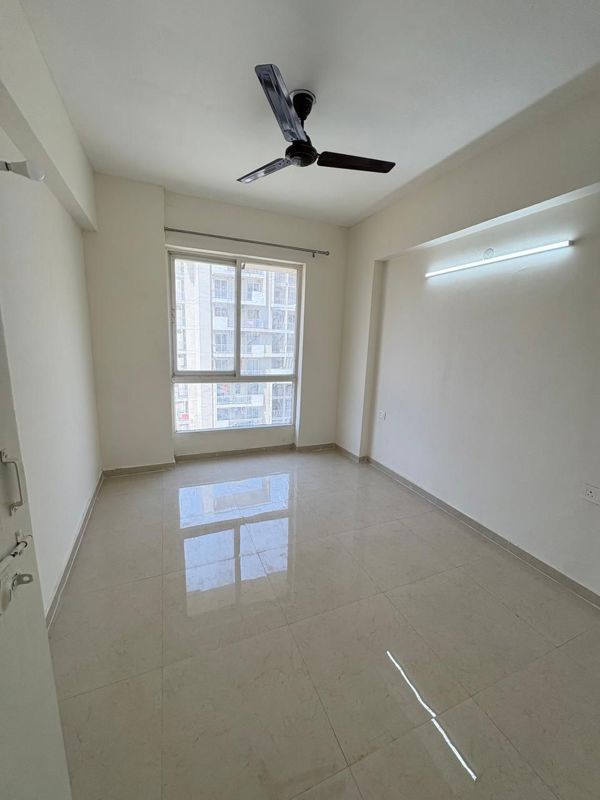 2 BHK Apartment For Rent in Signature The Millennia 3