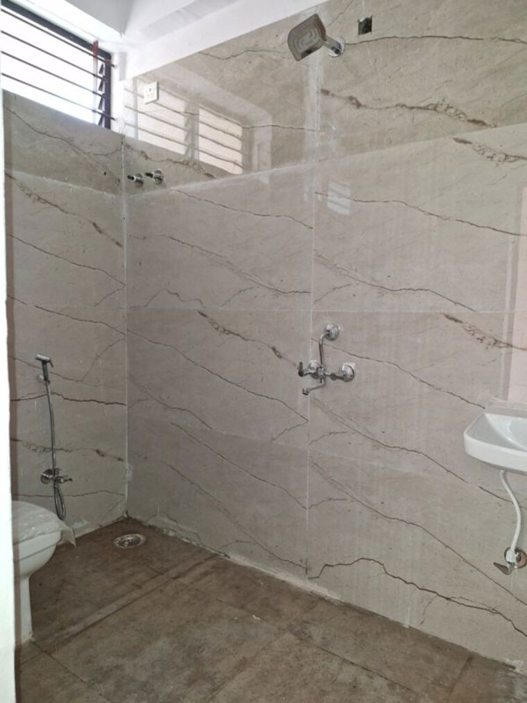 Bathroom, baghmugalia 4 Bedroom 2000 Sq.Ft. Independent House In Baghmugalia Bhopal 9773453