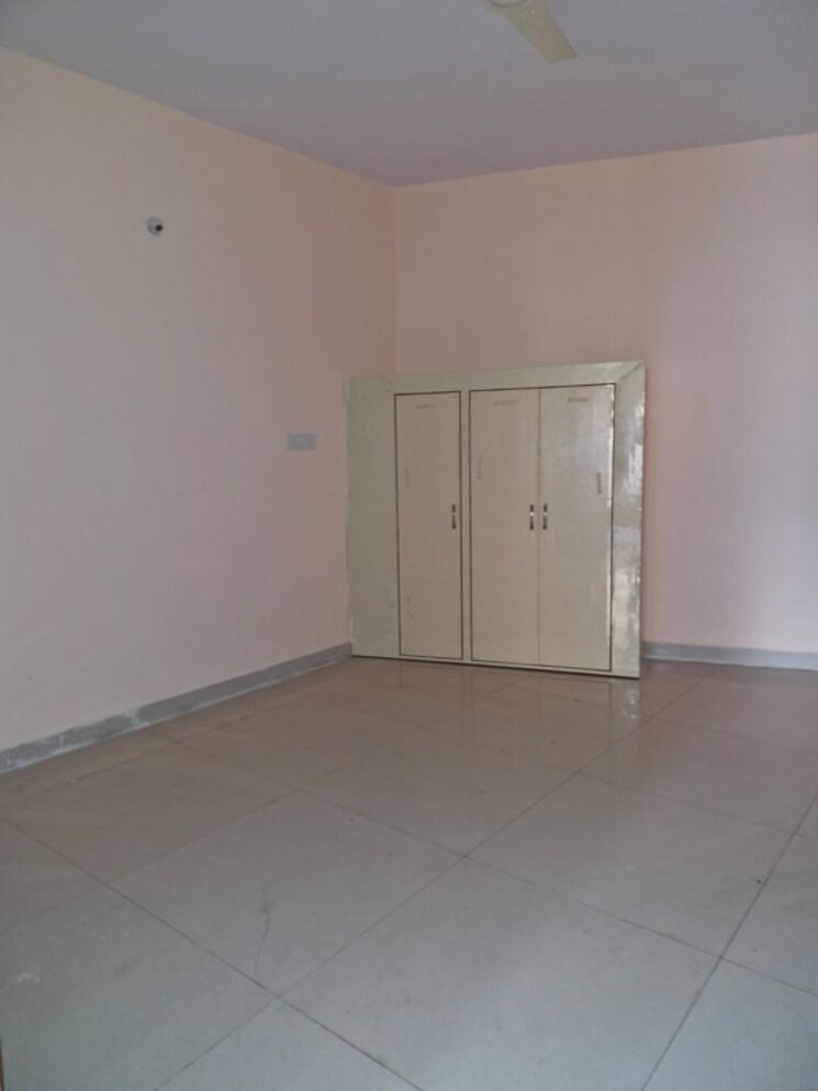 Room, baghmugalia 4 Bedroom 2000 Sq.Ft. Independent House In Baghmugalia Bhopal 9773453