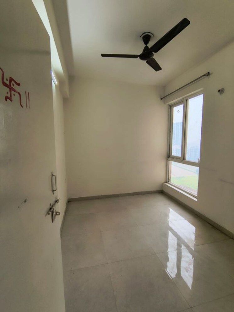 Room, signature-the-millennia-3 2 Bedroom 661 Sq.Ft. Apartment In Sector 37d Gurgaon 9773560