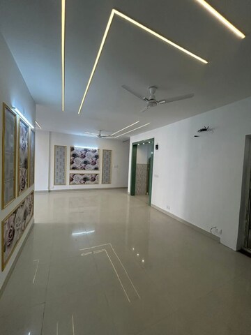 4 BHK Apartment For Rent in Saket