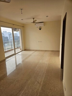 Room in 4 BHK Apartment at Godrej Windsor, Sector 27 Yamuna Expressway – for Rent