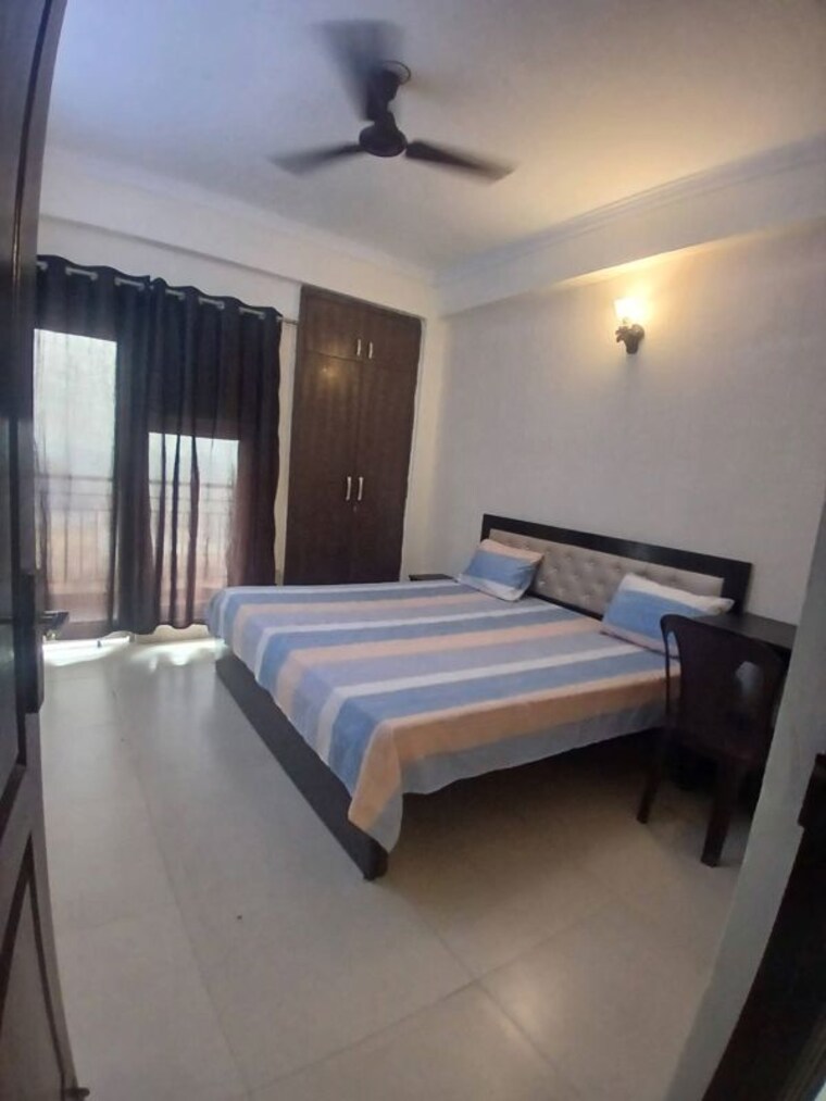 Room, sector 75 Pg For Boys & Girls In Sector 75 9773609