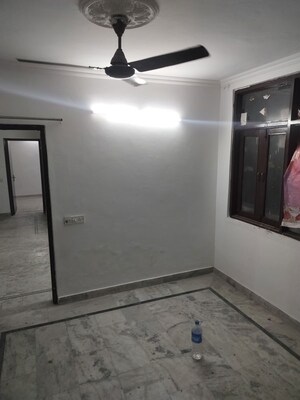 Room in 2 BHK Builder Floor at Saket – for Rent