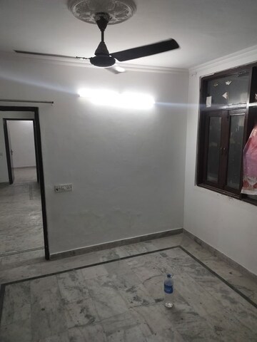 Room in 2 BHK Builder Floor at Saket – for Rent