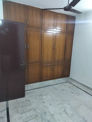 2 BHK Builder Floor For Rent in Saket