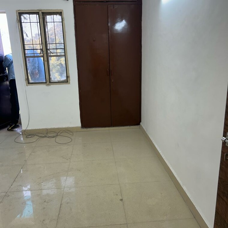 Room, rwa-jalvayu-vihar-noida 2 Bedroom 990 Sq.Ft. Apartment In Sector 25 Noida 9773640