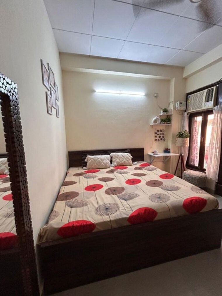Bedroom, dlf-city-phase-iii 1 RK 360 Sq.Ft. Builder Floor In Sector 24 Gurgaon 9773644