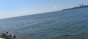 Swimming Pool in 6+ BHK Penthouse at Hubtown 25 South, Prabhadevi – for Sale