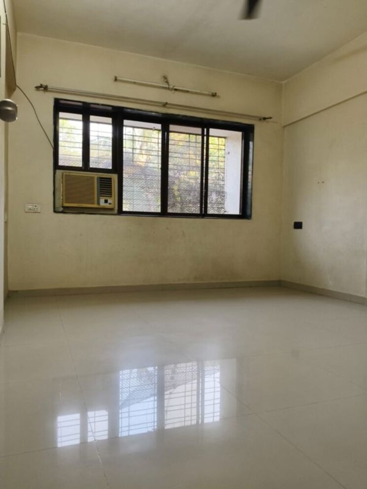 Room, ic colony 3 Bedroom 950 Sq.Ft. Apartment In Ic Colony Mumbai 9773678