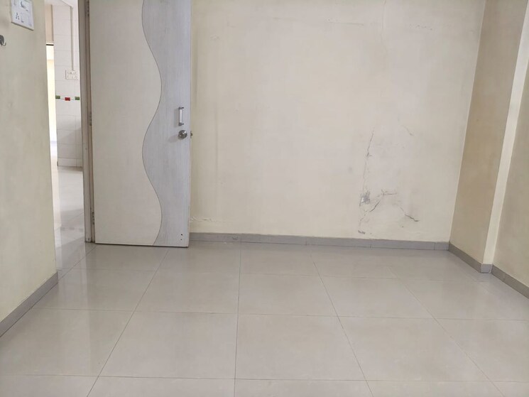 Room, ic colony 3 Bedroom 950 Sq.Ft. Apartment In Ic Colony Mumbai 9773678
