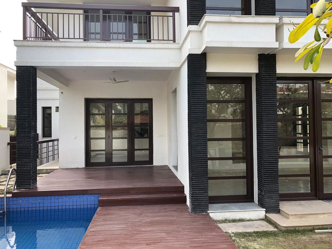 3.5 BHK + Pooja Room,Servant Room,Study Room,Extra Room Villa For Rent in Vipul Tatvam Villas