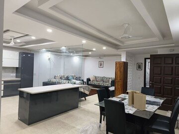 Living Room in 5 BHK Builder Floor at Sector 57 – for Rent