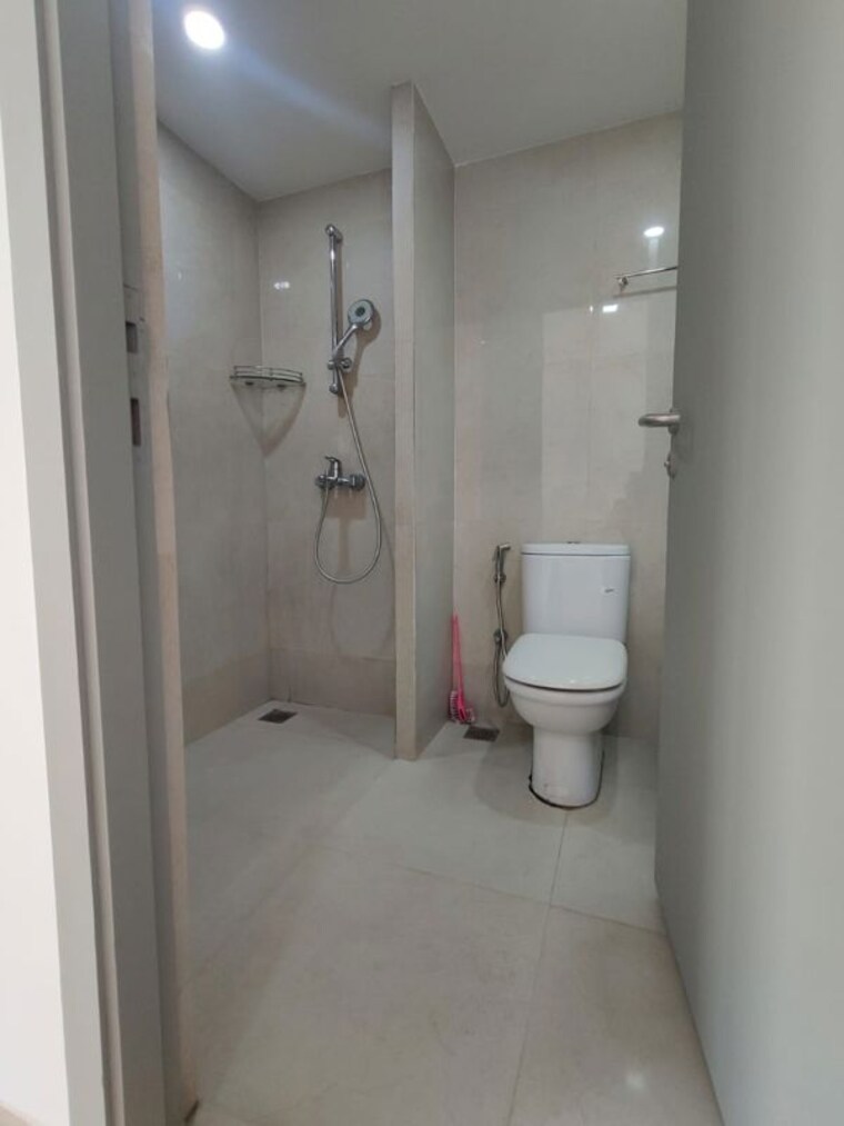 Bathroom, hiranandani-woodpark-apartment 3 Bedroom 1110 Sq.Ft. Apartment In Ghodbunder Road Thane 9773772