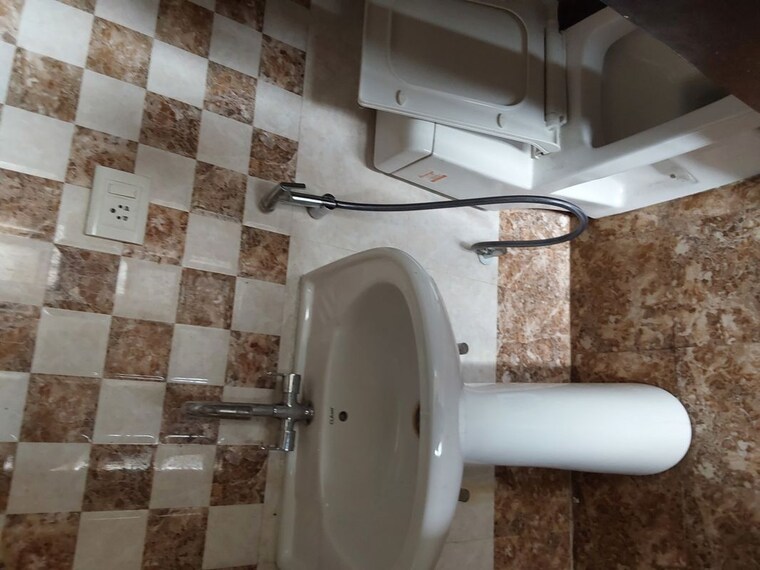 Bathroom, sector 70 2.5 Bedroom 1265 Sq.Ft. Apartment In Sector 70 Faridabad 9773777