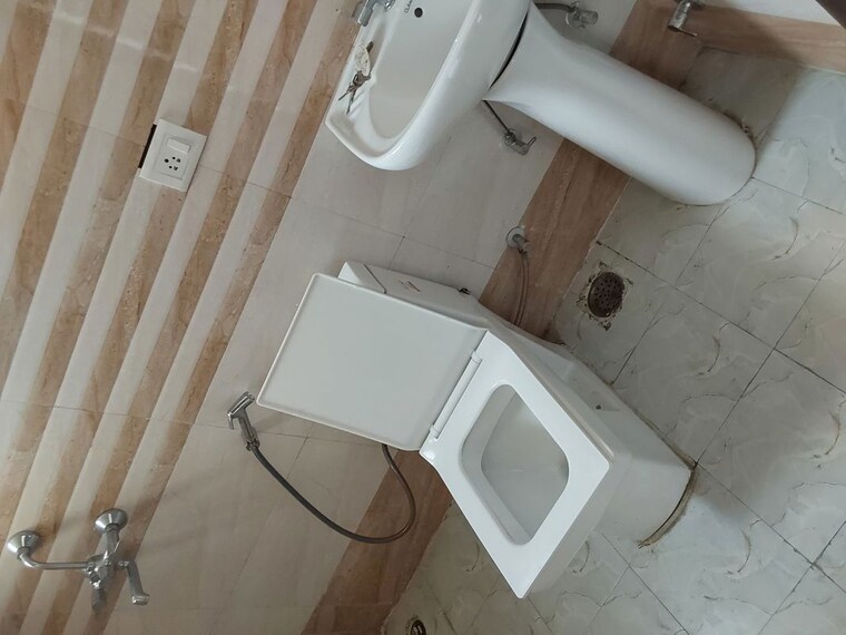 Bathroom, sector 70 2.5 Bedroom 1265 Sq.Ft. Apartment In Sector 70 Faridabad 9773777