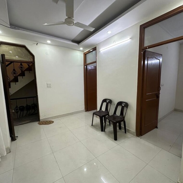 Team Area, sarvodaya enclave 3 Bedroom 800 Sq.Ft. Apartment In Sarvodaya Enclave Delhi 9773786