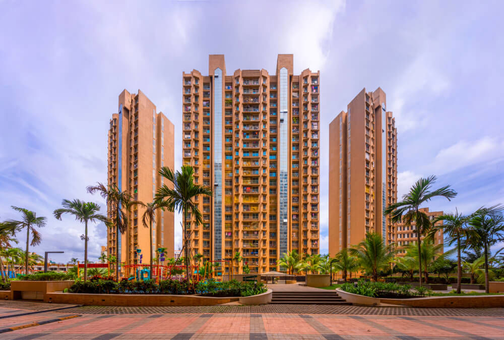 3 BHK + Servant Room 818 Sq.Ft. Apartment in Gurukrupa Marina Enclave