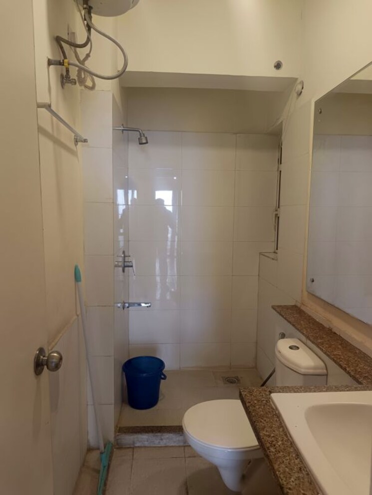 Bathroom, moti nagar 3 Bedroom 1568 Sq.Ft. Apartment In Moti Nagar Delhi 9773796