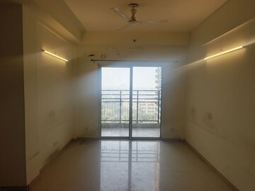 Living Room in 3 BHK Apartment at Moti Nagar – for Rent