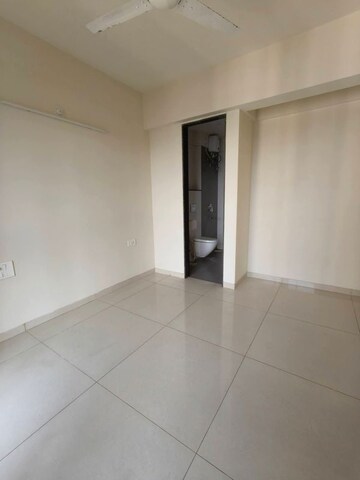 Room in 1 BHK Apartment at Godrej Tranquil, Kandivali East – for Rent