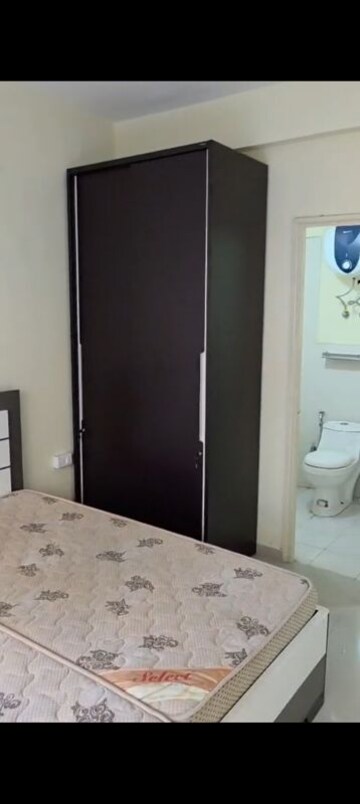 Room in 2 BHK Apartment at Pyramid Heights, Sector 85 – for Rent