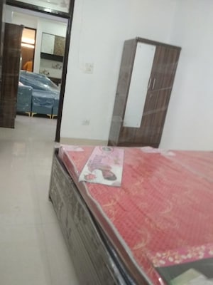 Room in 2 BHK Builder Floor at Neb Sarai – for Rent