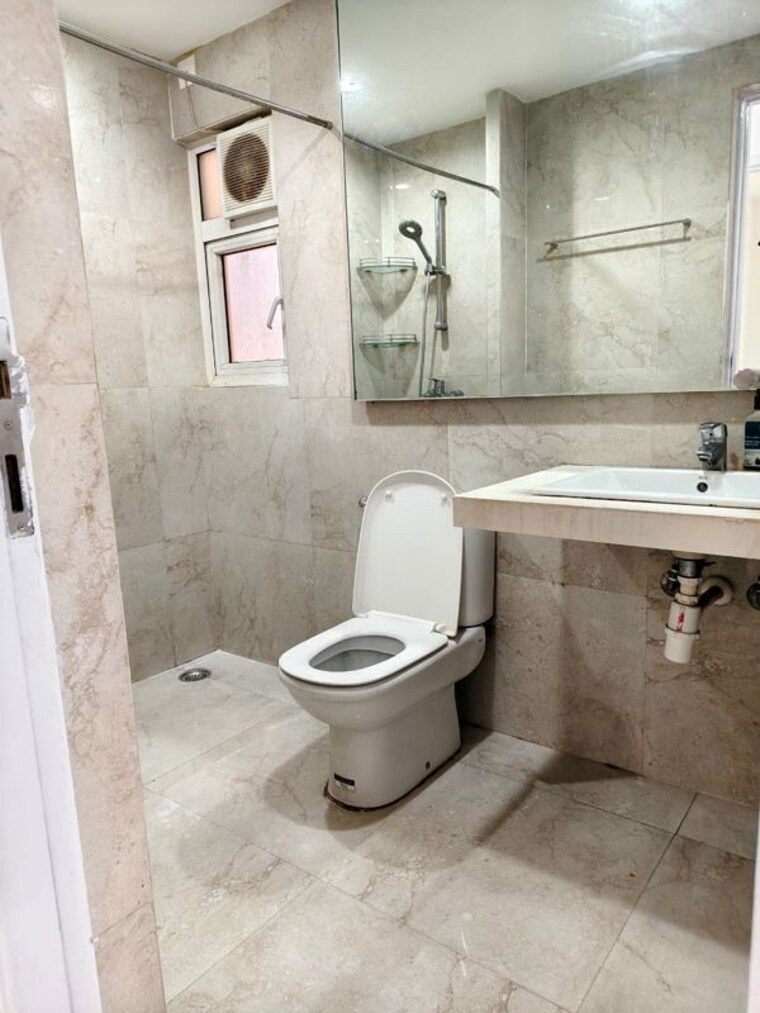 Bathroom, hiranandani-canary 2.5 Bedroom 920 Sq.Ft. Apartment In Ghodbunder Road Thane 9773967