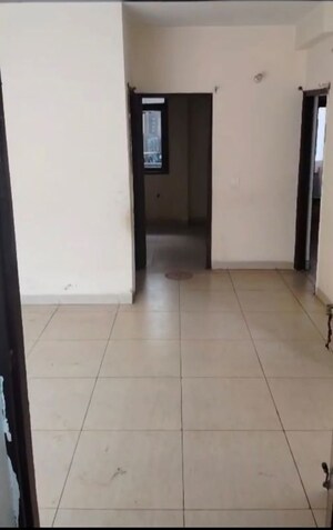 Room in 2 BHK Apartment at Wave City, Wave City – for Rent