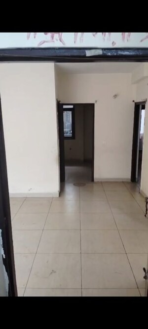 Room in 2 BHK Apartment at Wave City, Wave City – for Rent