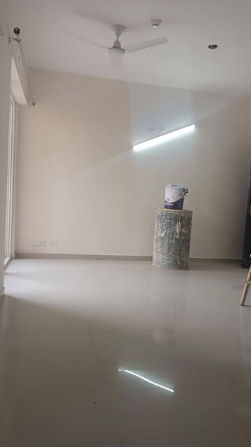 2 BHK Apartment For Rent in Mahagun Mywoods, Sector 16c Greater Noida